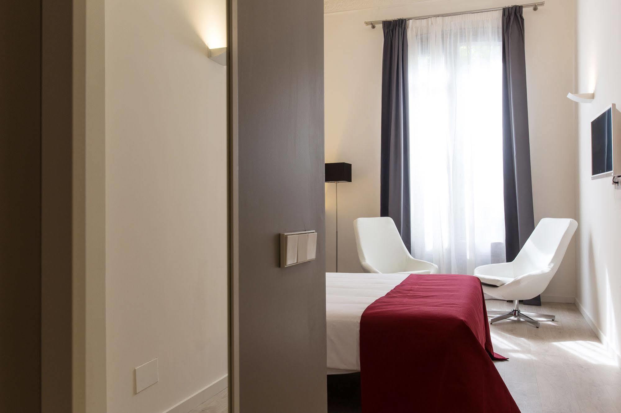 Izaila Plaza Catalunya Affittacamere Barcellona